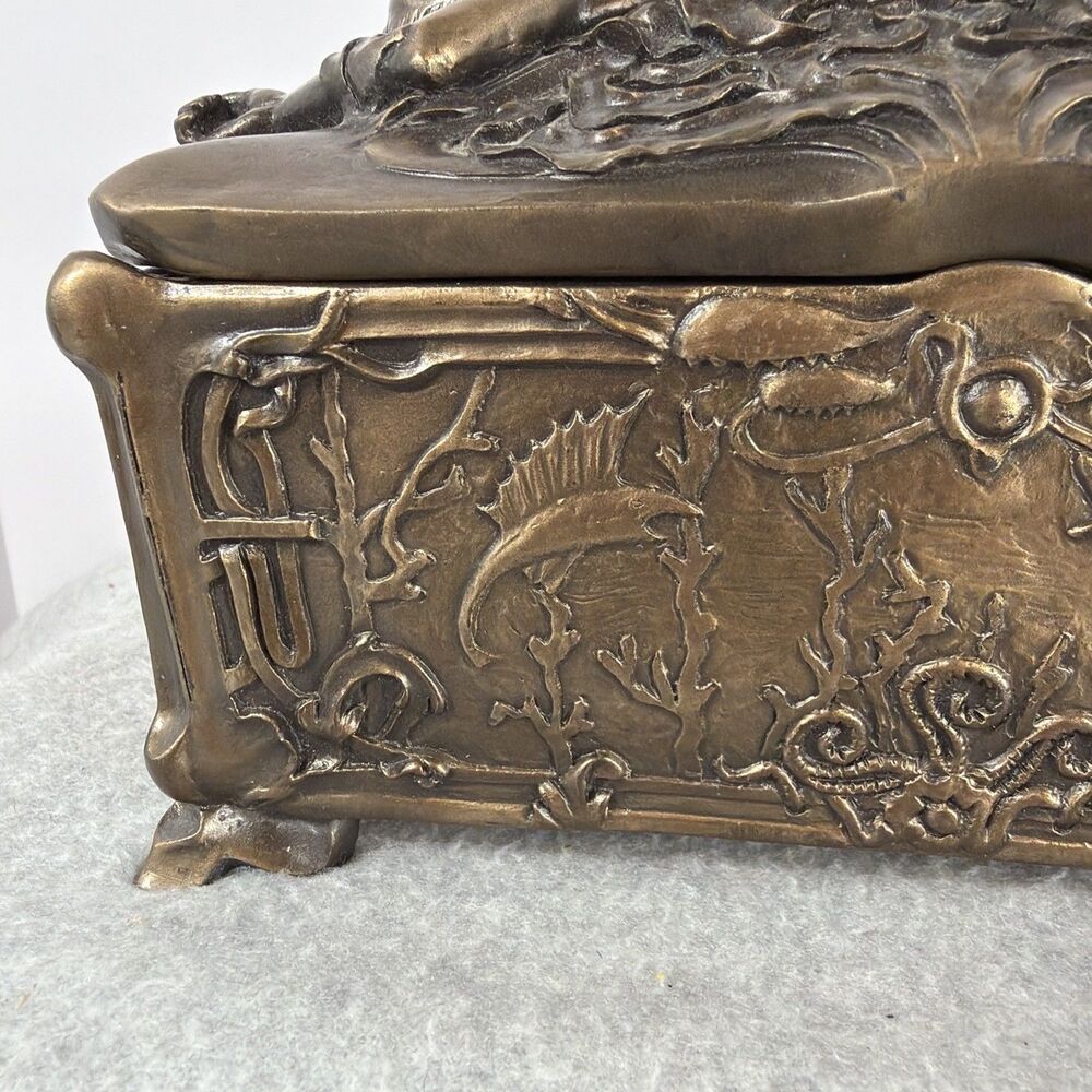 Vintage Sirens Style Casket Jewelry Trinket Box with Woman Figure on the Lid - Picture 2 of 10